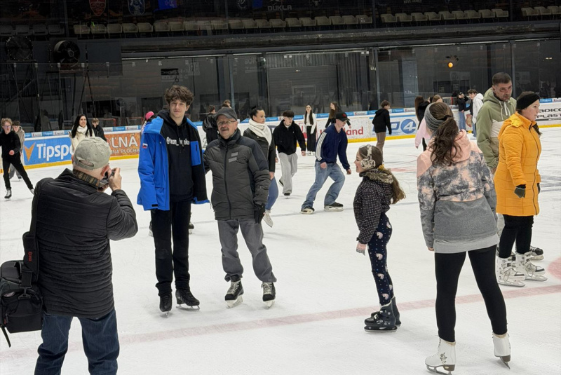 Podujatia / Autogramiáda + Zakorčuľuj si s olympionikom - Adam Hagara - foto