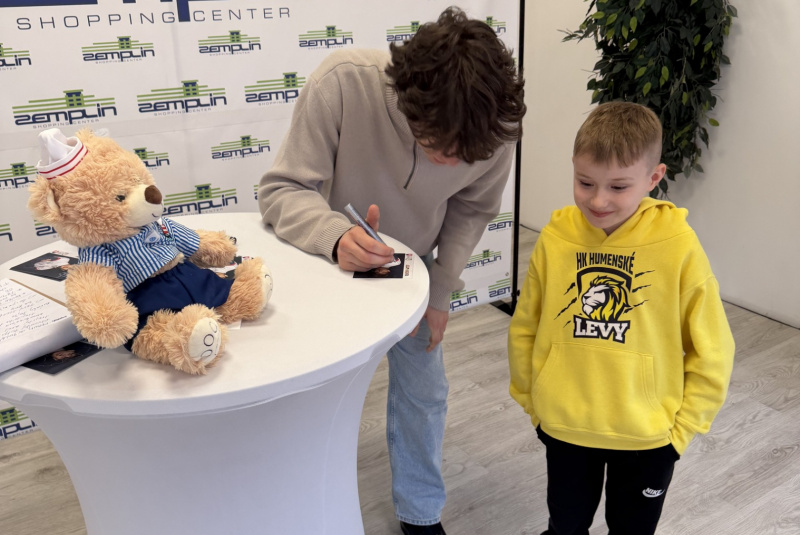 Podujatia / Autogramiáda + Zakorčuľuj si s olympionikom - Adam Hagara - foto