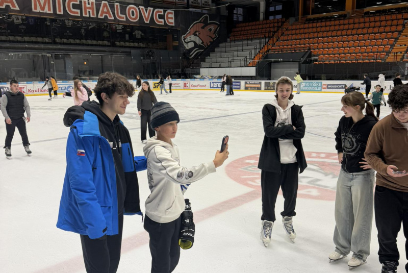 Podujatia / Autogramiáda + Zakorčuľuj si s olympionikom - Adam Hagara - foto