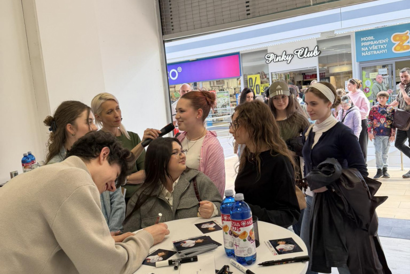 Podujatia / Autogramiáda + Zakorčuľuj si s olympionikom - Adam Hagara - foto