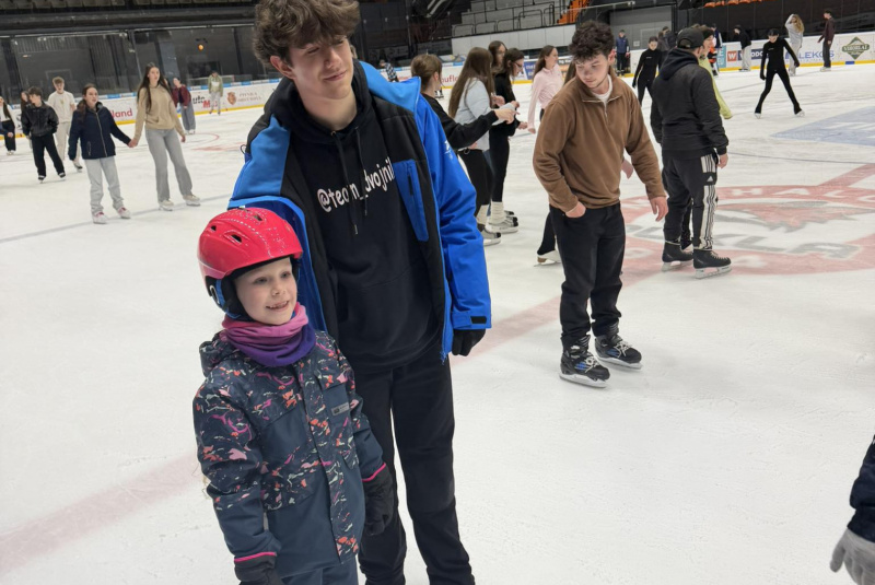Podujatia / Autogramiáda + Zakorčuľuj si s olympionikom - Adam Hagara - foto