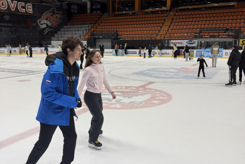 Podujatia / Autogramiáda + Zakorčuľuj si s olympionikom - Adam Hagara - foto