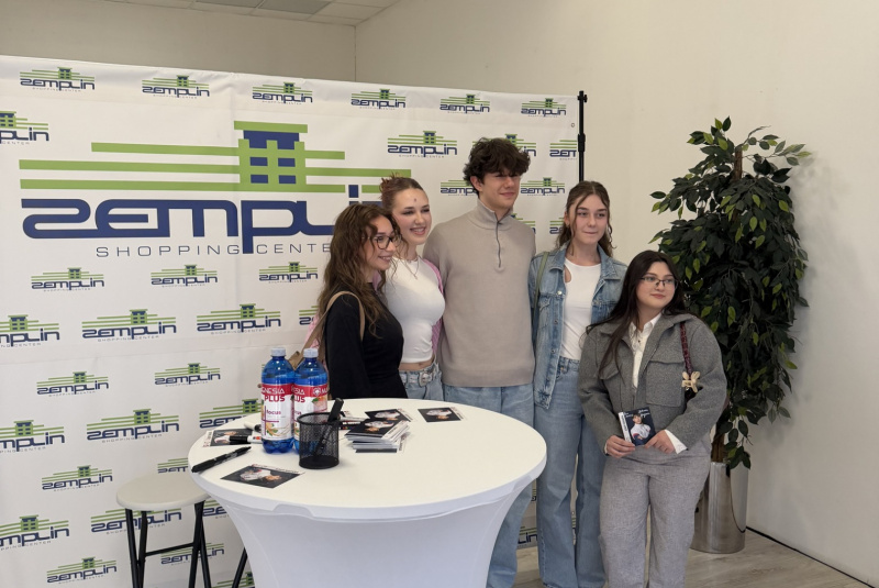 Podujatia / Autogramiáda + Zakorčuľuj si s olympionikom - Adam Hagara - foto