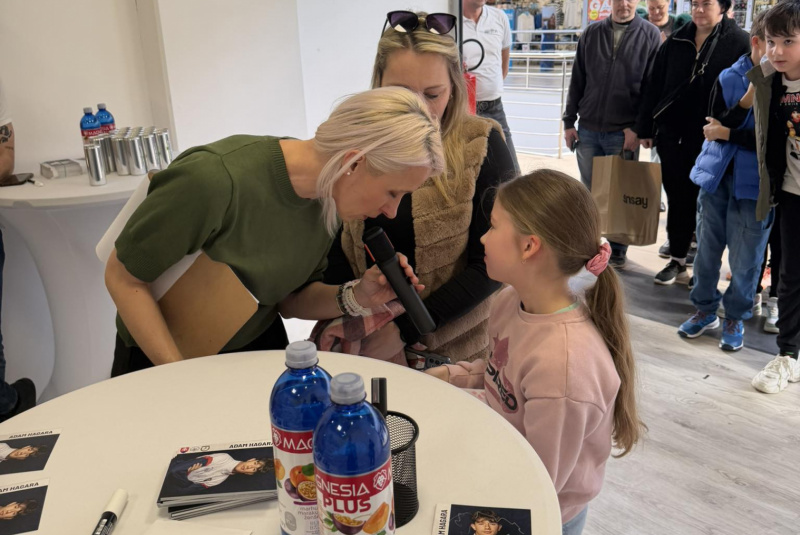 Podujatia / Autogramiáda + Zakorčuľuj si s olympionikom - Adam Hagara - foto