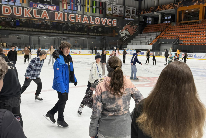 Podujatia / Autogramiáda + Zakorčuľuj si s olympionikom - Adam Hagara - foto