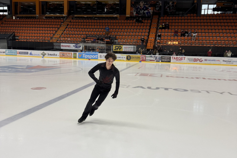 Podujatia / Autogramiáda + Zakorčuľuj si s olympionikom - Adam Hagara - foto