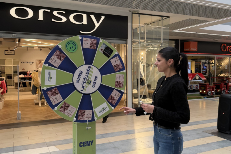 Podujatia / Koleso šťastia - 18. narodeniny OC Zemplín - foto