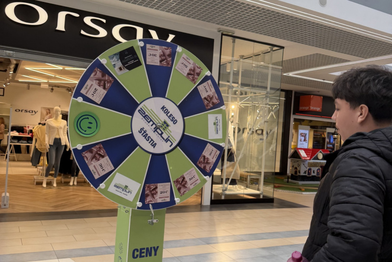 Podujatia / Koleso šťastia - 18. narodeniny OC Zemplín - foto