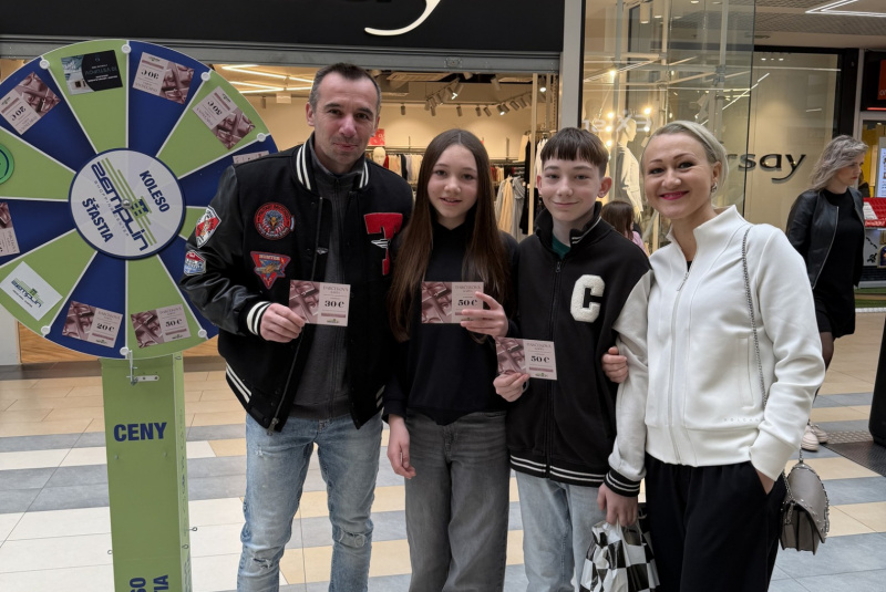 Podujatia / Koleso šťastia - 18. narodeniny OC Zemplín - foto